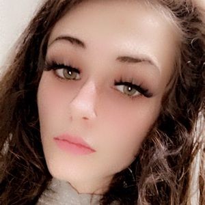 Meet your Posher, Mickeala